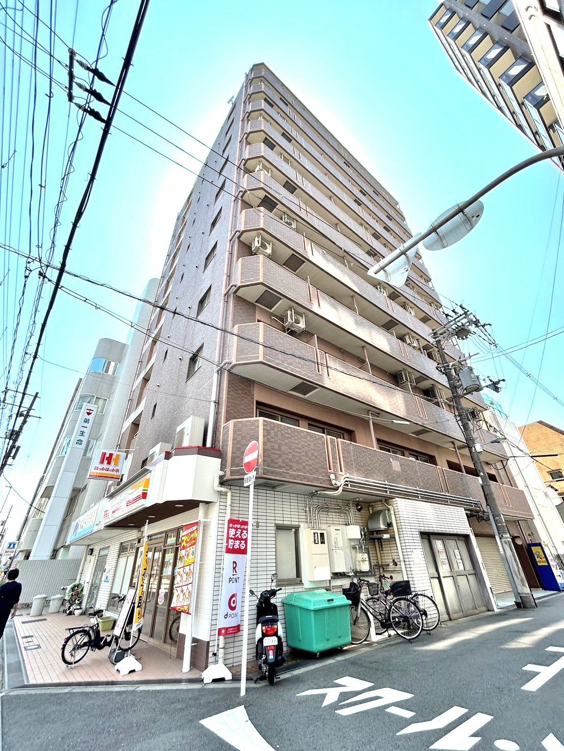 SWISS京橋の外観