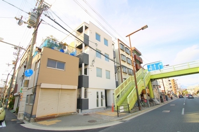 ウインズコート清水の外観