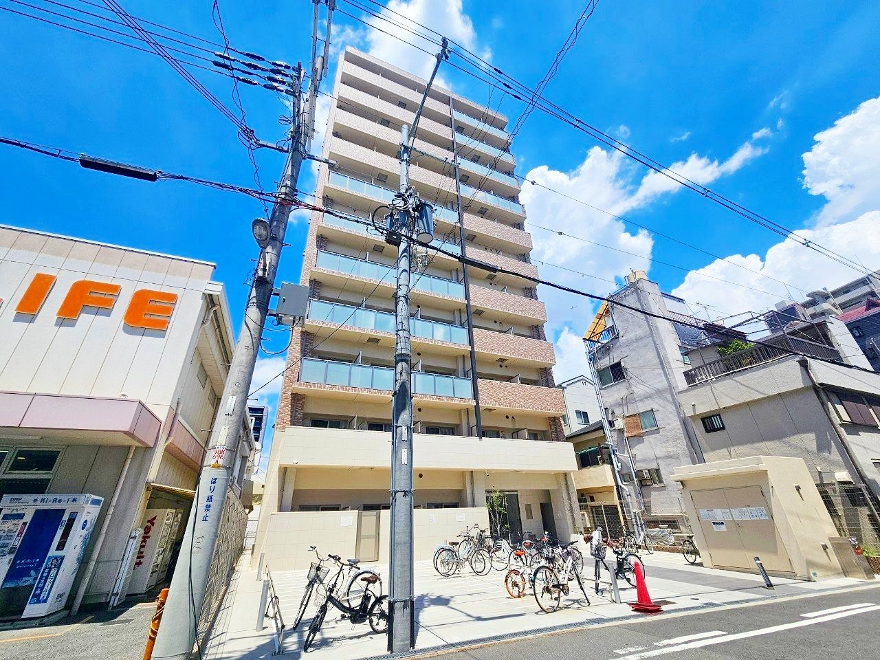 アドバンス大阪イーストの外観