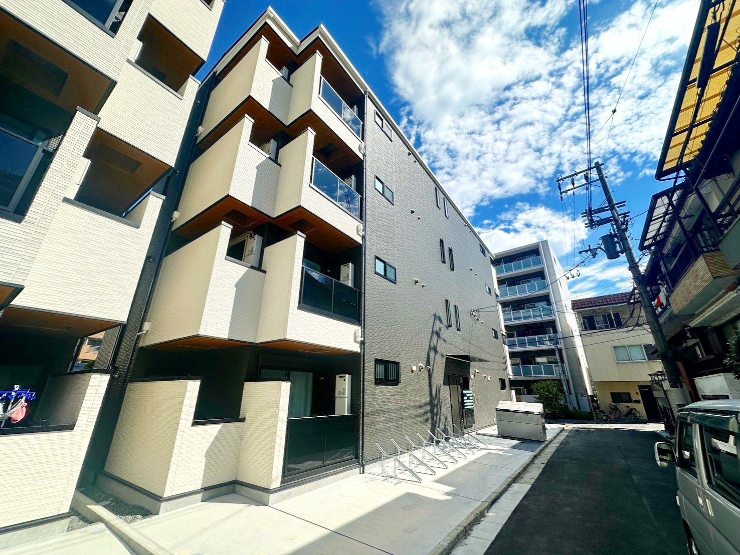 京橋フォーシーズンズの外観