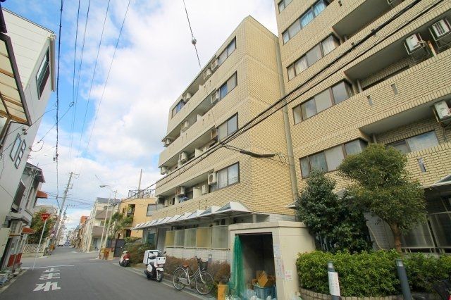 クリスタルコート26の外観