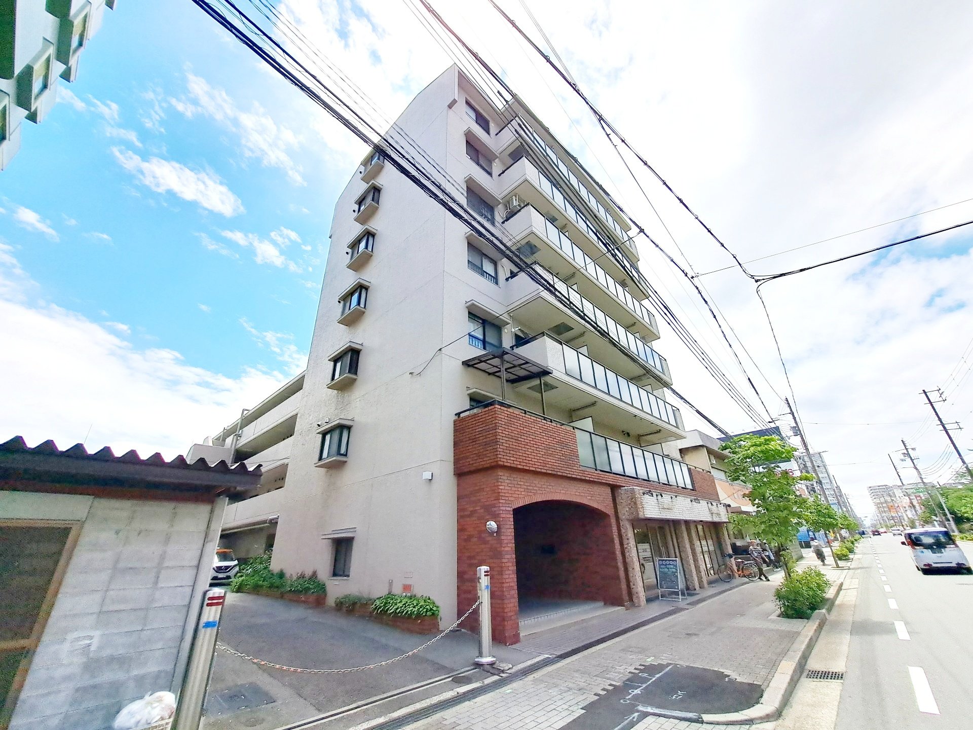 メゾンエスポアールの外観