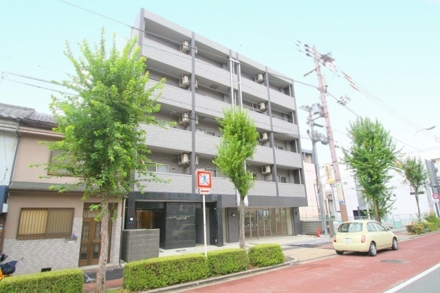 リブ工大前の外観