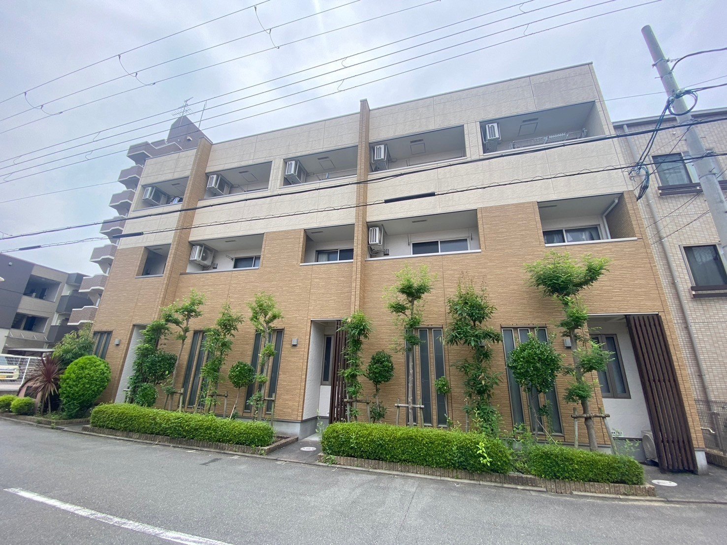 トリアノン東中浜の外観