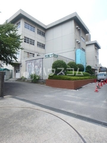寝屋川市立友呂岐中学校 2495m