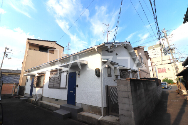 寝屋川市大利元町の賃貸テラスハウス