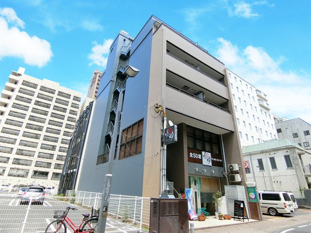プティハイム本町の外観