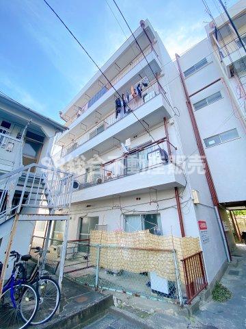寿マンションの外観