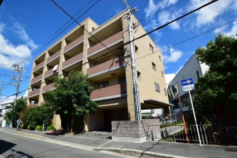 グランリーオの外観
