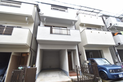 郡家新町貸家の外観