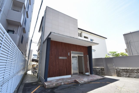 芥川マンションの外観