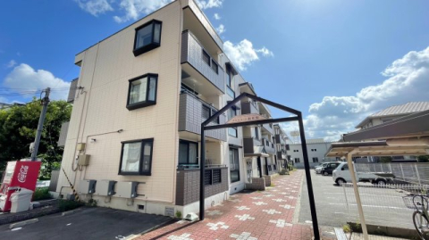 プラスコート南耳原の外観