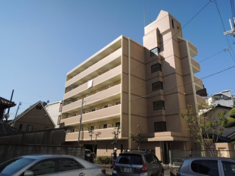 ジュネス高槻の外観