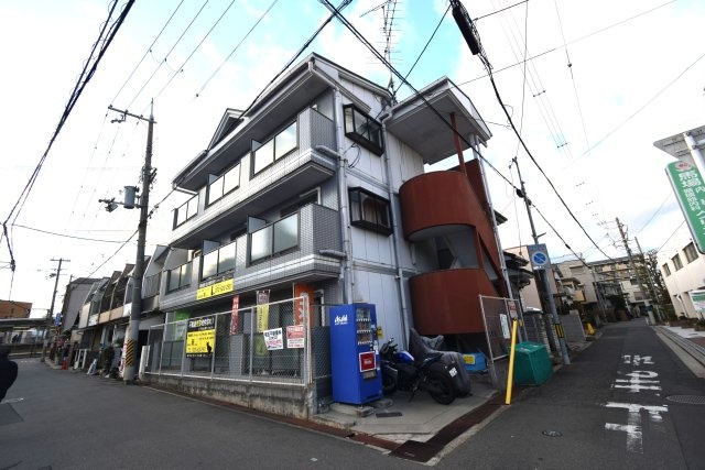シャ・トリコロール千里丘東Ⅱの外観