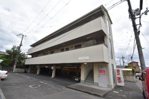 ヴィラカワバタ1号館の外観