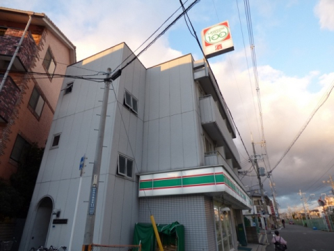 山崎第8マンションの外観