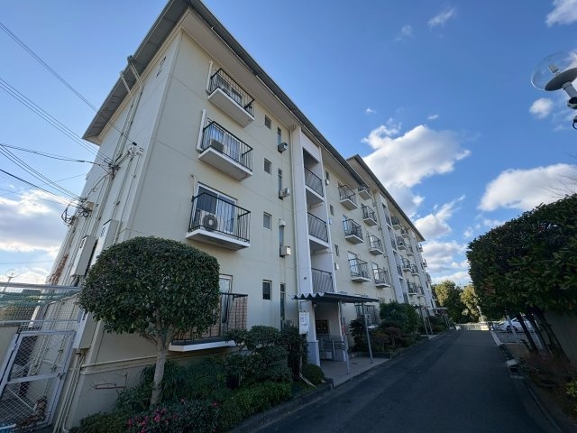 メゾン高槻 2号棟の外観