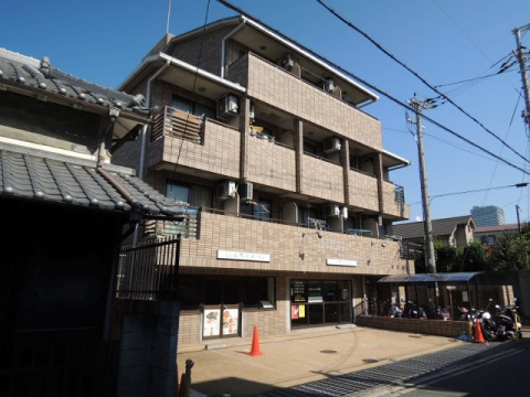 芥川ロイヤルマンションの外観
