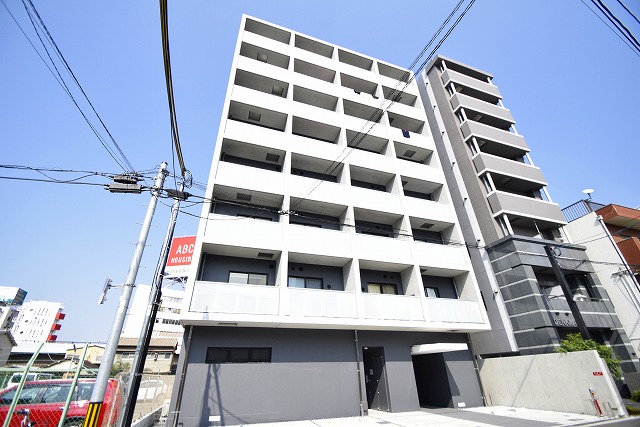 AXIS UMEKITA