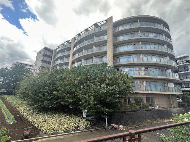 リヴィエール宮崎台の外観