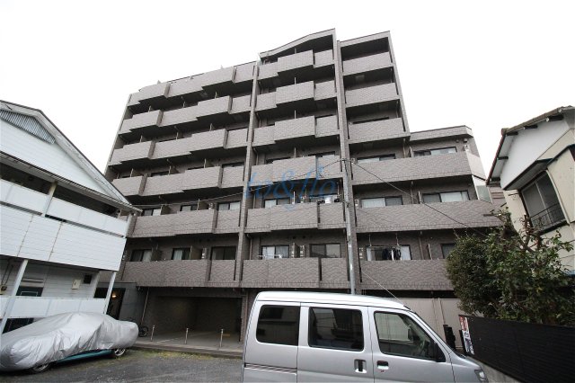 ルーブル武蔵新城参番館の外観 ルーブル武蔵新城参番館の外観