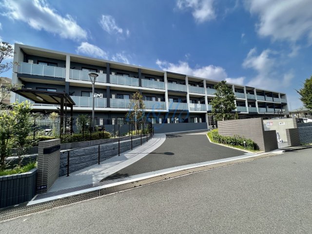 LOC'S　SAGINUMAの外観