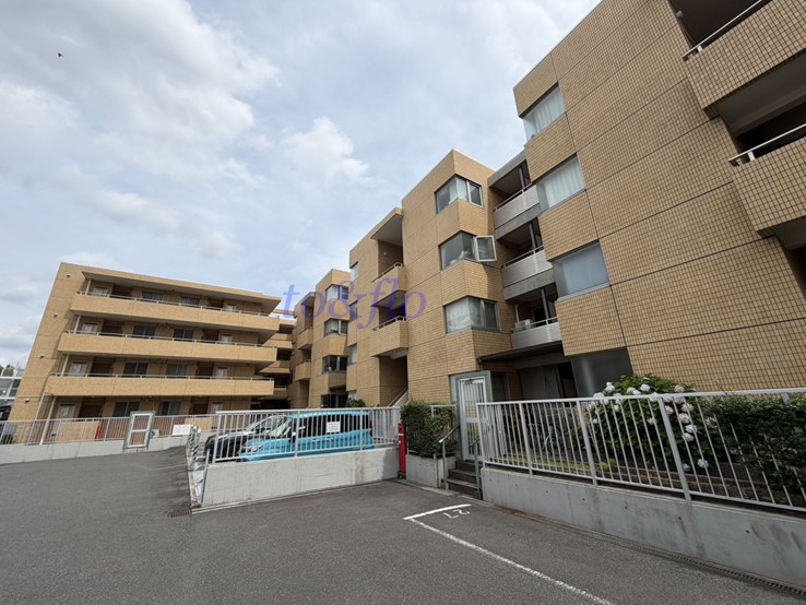 コンフォール野川の外観