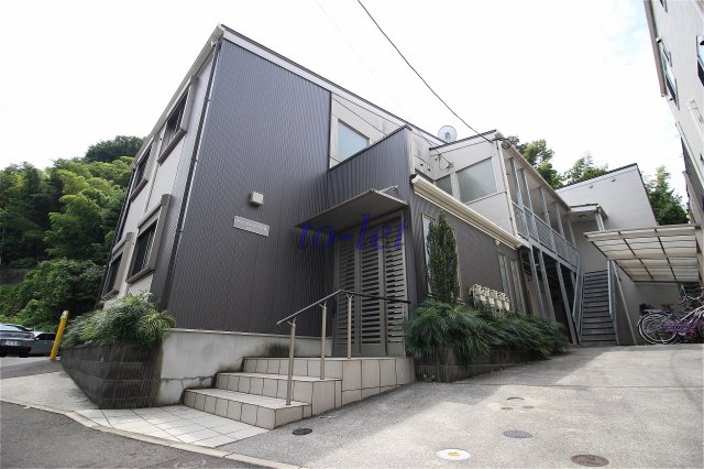 川崎市高津区蟹ケ谷の賃貸アパートの外観