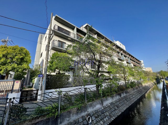 川崎市高津区二子６丁目の賃貸マンションの外観