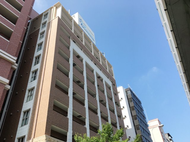 プレサンス難波OCAT前の外観
