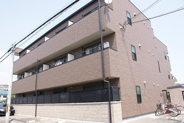 アンプルール　フェール　江坂の外観