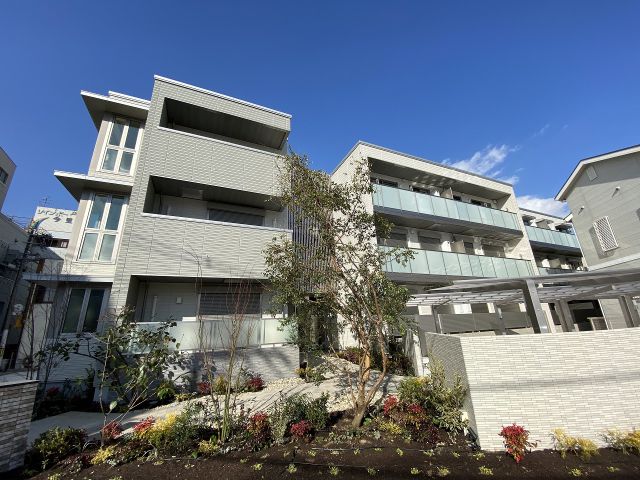 シャーメゾン　ストラーダ