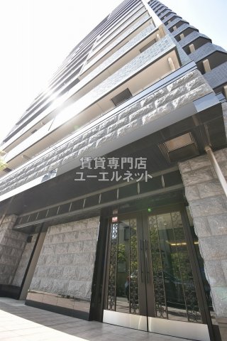 プレサンス塚本駅前の外観