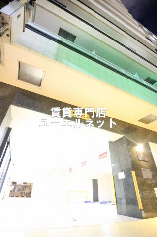 オリエンタル江坂の外観