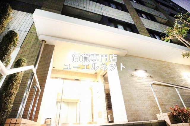 ラ・シャルム 江坂公園の外観