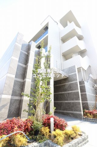 ファーストフィオーレ 江坂 ラディールの外観