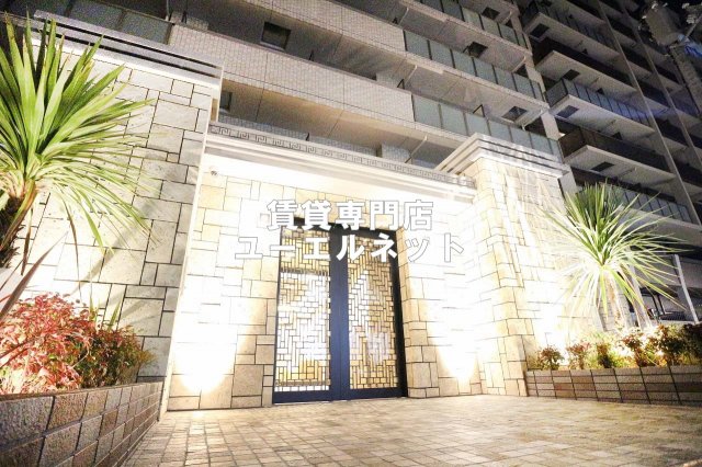 プレジオ江坂サースの外観