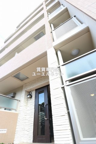 ファミーユ 千里山西の外観