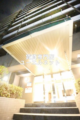 アスール 江坂の外観