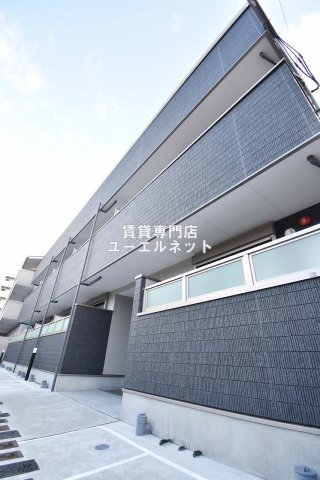 クレセント 江坂の外観