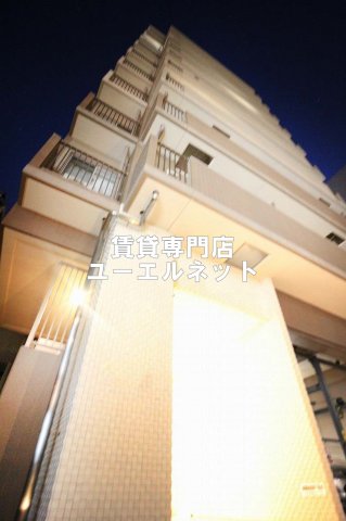 ケーズスクエア江坂の外観