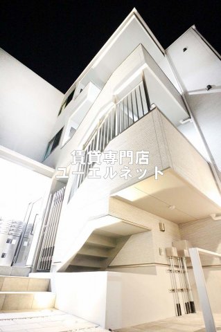 ウェル スクエア江坂の外観