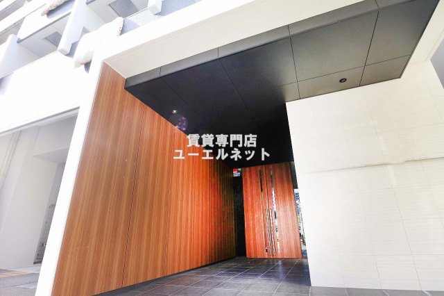 エストーネ 江坂の外観