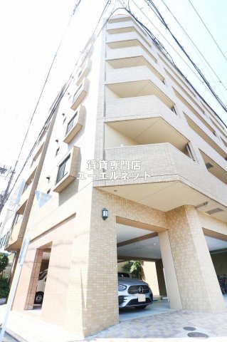 シーナリ 江坂の外観
