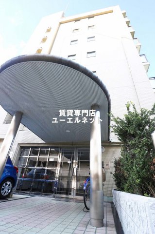 KM 江坂の外観