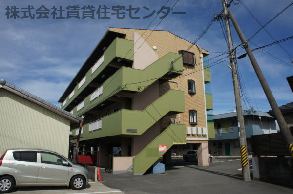 第二春日ハイツの外観