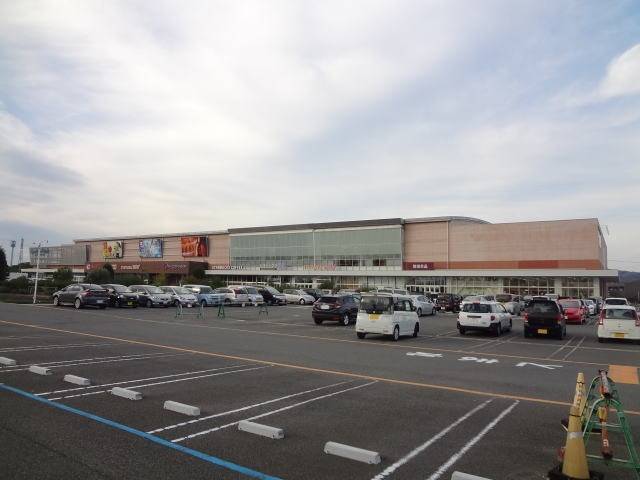 【ショッピングセンター】メッサオークワ ガーデンパーク和歌山店様まで473ｍ