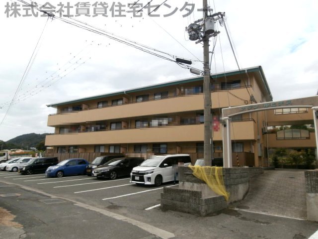 メゾンルピナスの外観