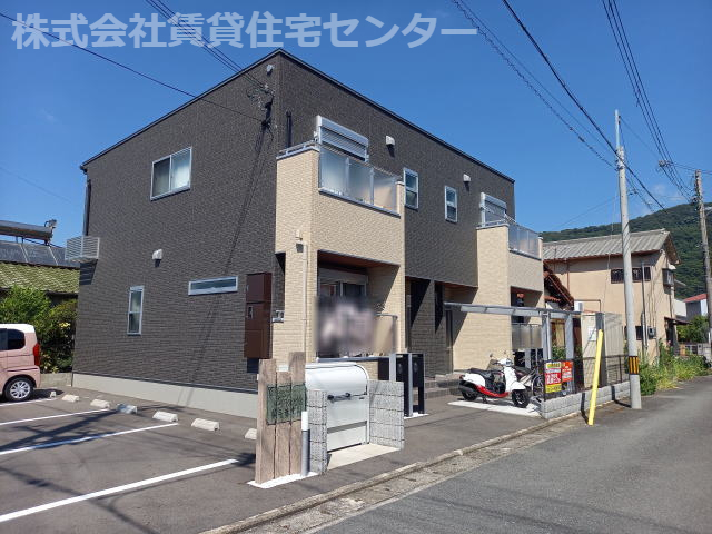 クラウンハイツ紀三井寺Ⅲの外観