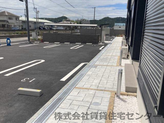 建築中